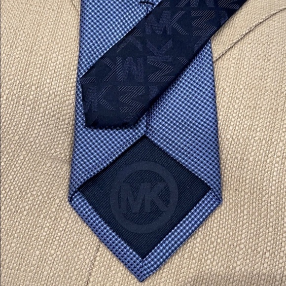 MICHAEL Kors 100% Silk diamond patterned Necktie - Picture 4 of 6